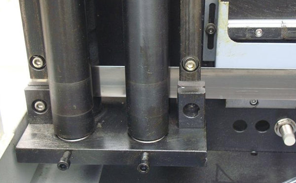 彎字機(jī)局部圖 彎字機(jī)局部圖