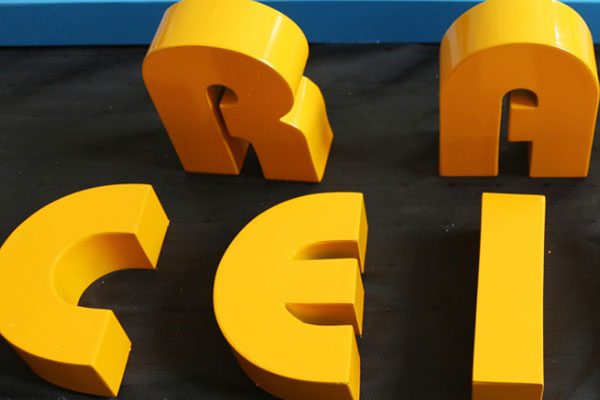 彎字機(jī)制作金屬字 彎字機(jī)制作金屬字