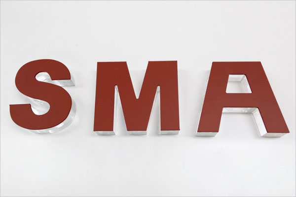 廣告雕刻機(jī)切割的水晶字樣品展示 廣告雕刻機(jī)切割的水晶字樣品展示